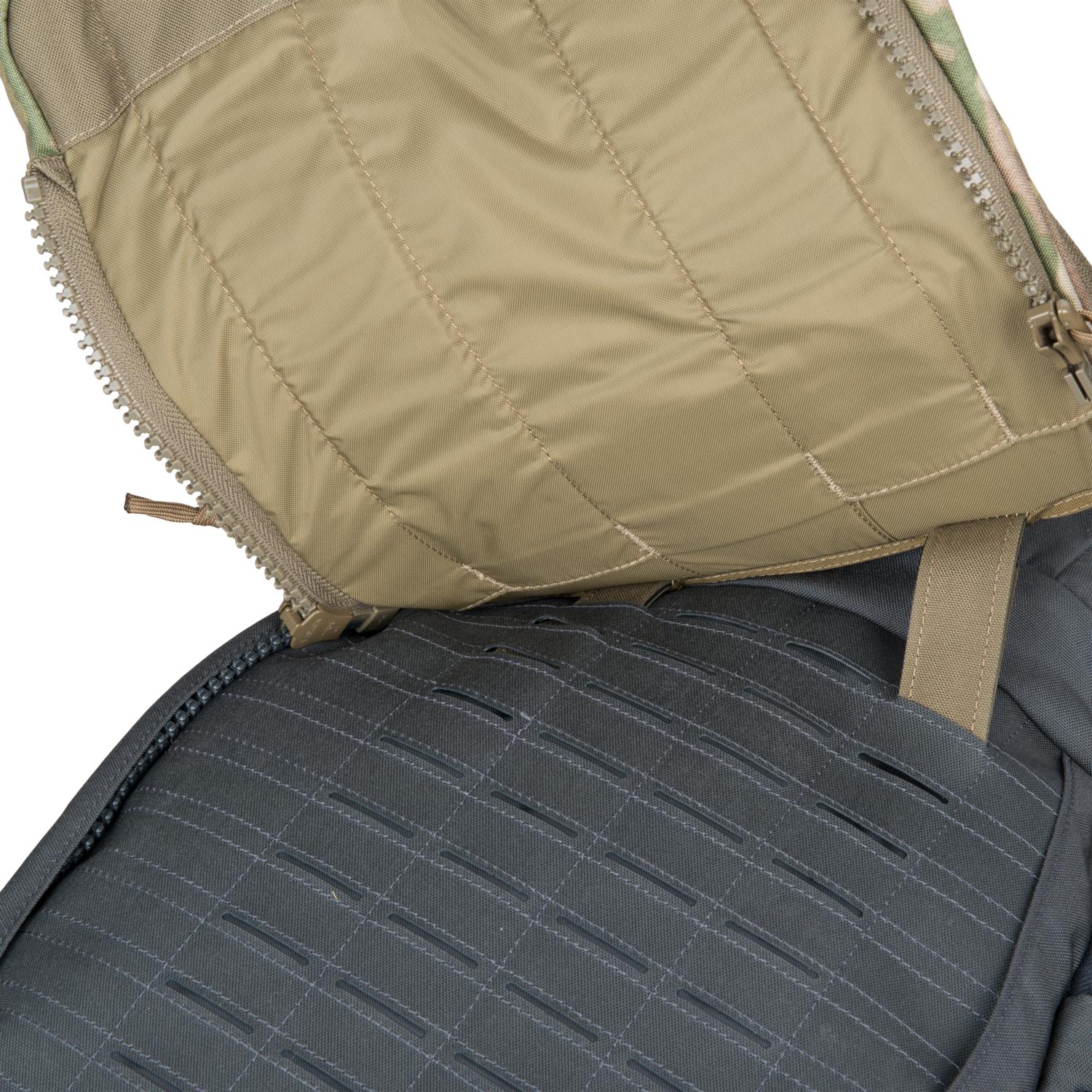 Halifax Medium Backpack 24,8 x 7,9 x 12,2"